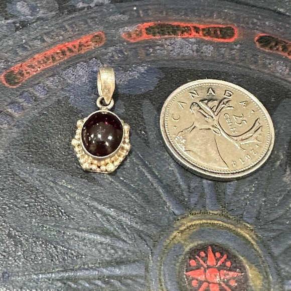 DARK purple cabuchon style 925 silver pendant - Picture 6 of 10